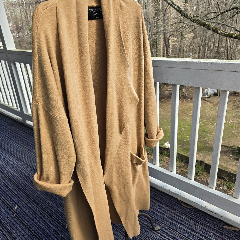 Sweater/Coat/Jacket - Picture 4 of 5